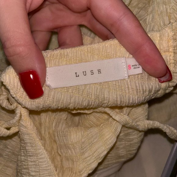 Pastel Yellow Crop top with open back! - Picture 3 of 3